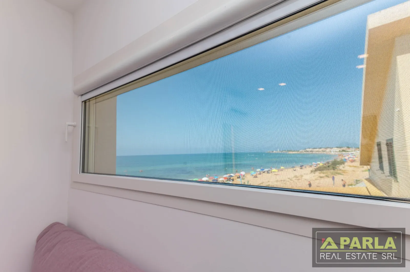 Panoramic window over the sea — Casuzze